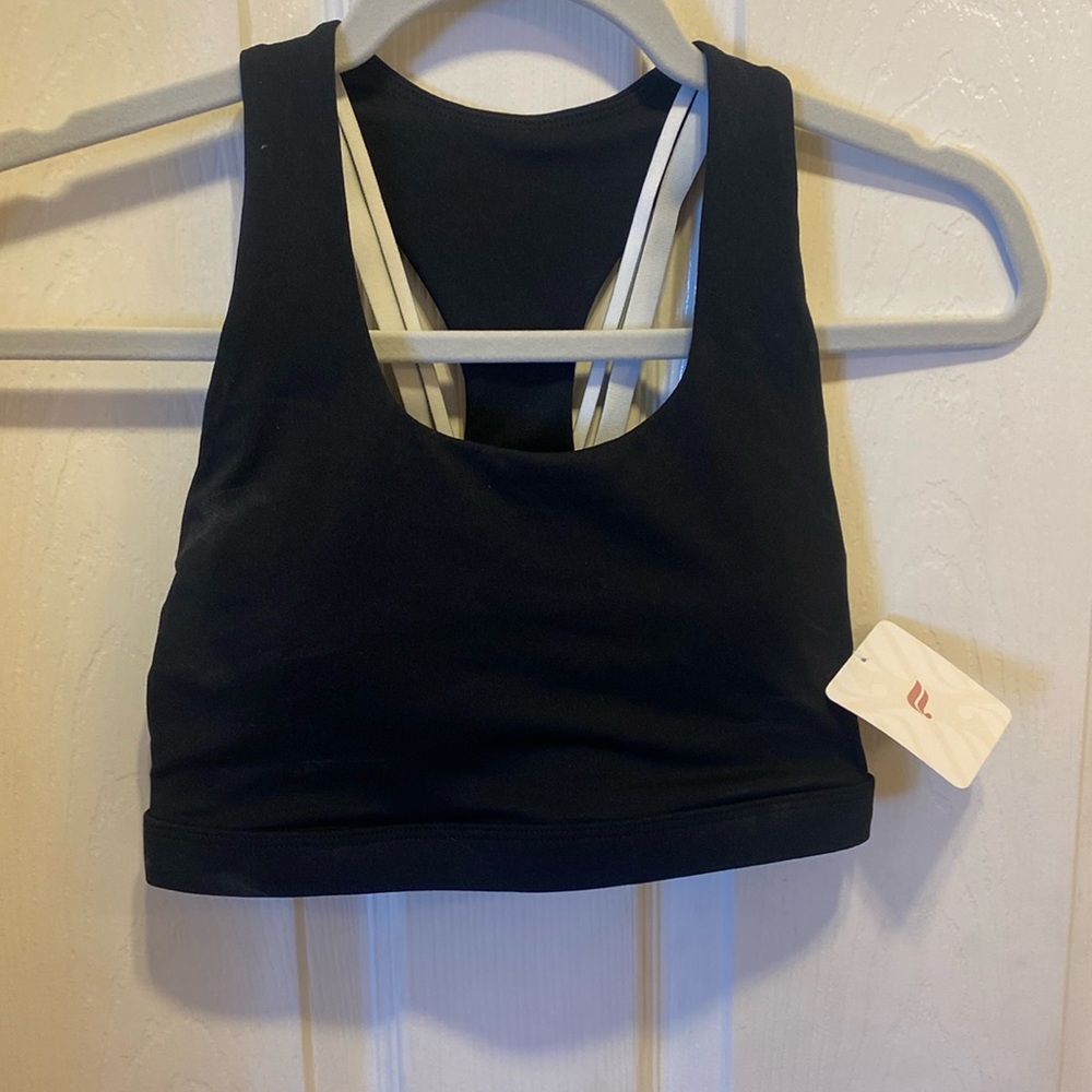 NWT Fabletics Boost Medium Impact size extra Small XS Black retails 60$